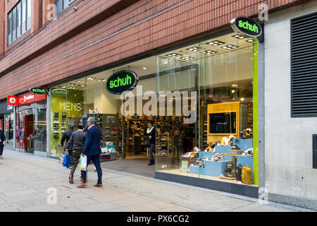 Un ramo di Schuh in Oxford Street, Londra. Foto Stock