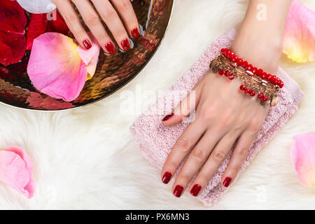 Femmina manicure SPA Foto Stock