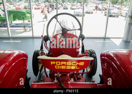 Le foto scattate durante la pre-grand evento di apertura della Porsche a nord di Toronto in Canada. (2018) Foto Stock