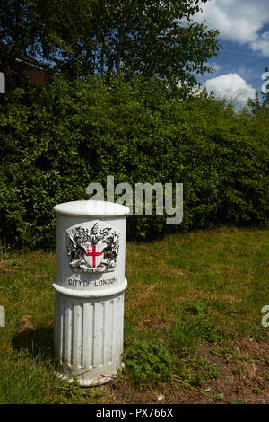 Milemarker a New Addington, Croydon, Inghilterra, Regno Unito, Europa Foto Stock