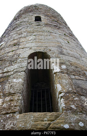 Drumlane abbazia e torre rotonda, Milltown, co, Cavan, Irlanda Foto Stock