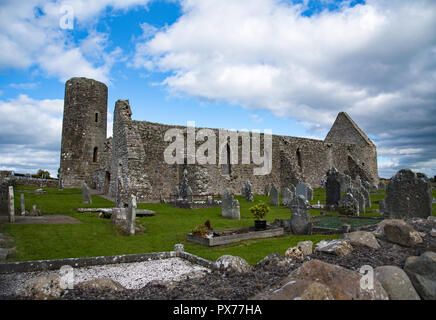 Drumlane abbazia e torre rotonda, Milltown, co, Cavan, Irlanda Foto Stock