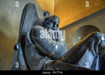 Parco nazionale di Lovcen, Montenegro - 21 Settembre 2018: mausoleo di Petar II Petrovic Njegos (1813-1851), filosofo del Montenegro, poeta e un righello Foto Stock