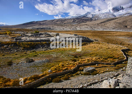 Villaggio Meerak nel colore di autunno, Pangong Lake, Ladakh, India Foto Stock