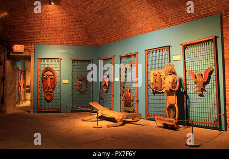 Oriente Martello Tower, la guerra civile era forte, è nota per la sua vasta collezione di sculture uniche create da tasti locali artista Stanley Papio, Key West Foto Stock