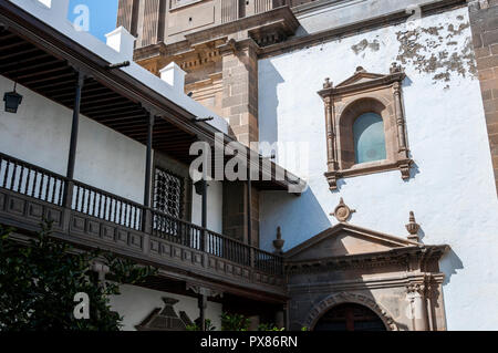 Viste del Patio de los Naranjos, Cortile di alberi di arancio, nella Cattedrale di Santa Ana, Las Palmas de Gran Canaria, Spagna Foto Stock