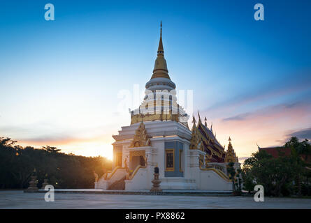 La pagoda dorata tempio attrazione turistica in Pattaya,Thailandia Foto Stock