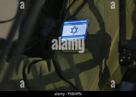 Dettagli con la bandiera israeliana su un militare uniforme medic Foto Stock