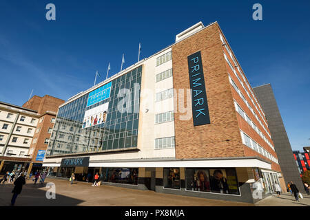 L'esterno dell'Primark store su Broadgate in Coventry city centre REGNO UNITO Foto Stock