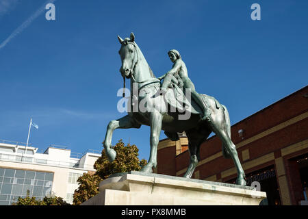 La Lady Godiva statua sulla Broadgate in Coventry city centre REGNO UNITO Foto Stock