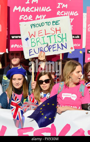 Londra, Regno Unito. Xx oct, 2018. Xx ottobre, Londra. Decine di migliaia di persone prendono parte al voto popolare marzo da Park Lane a Piazza del Parlamento a sostegno di un referendum sul finale Brexit trattativa. Credito: PjrFoto/Alamy Live News Foto Stock