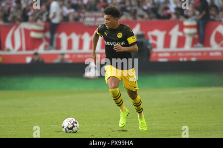 Stuttgart, Germania. Xx oct, 2018. Il 20 ottobre 2018, Germania, Stuttgart: Calcio - Bundesliga, VfB Stuttgart - Borussia Dortmund, ottava giornata in Mercedes Benz-Arena. Dortmund Sancho Jadon. Credito: Marijan Murat/dpa - AVVISO IMPORTANTE: DFL un d DFB regolamenti vietano qualsiasi uso di fotografie come sequenze di immagini e/o quasi-video./dpa/Alamy Live News Foto Stock