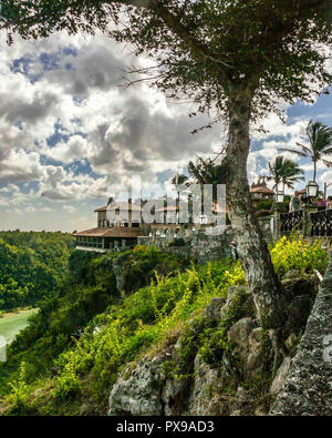 La Romana, Repubblica Dominicana. 14 gen 2009. Altos de Chavon, una ri-creazione di un sedicesimo secolo in stile mediterraneo villaggio europeo a La Romana Repubblica Dominicana, una destinazione preferita dai turisti. Credito: Arnold Drapkin/ZUMA filo/Alamy Live News Foto Stock