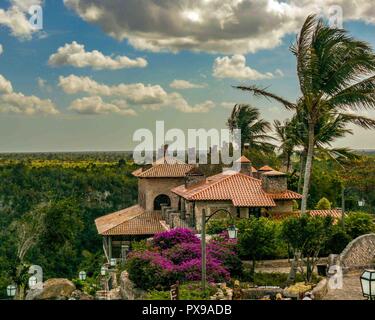 La Romana, Repubblica Dominicana. 14 gen 2009. Altos de Chavon, una ri-creazione di un sedicesimo secolo in stile mediterraneo villaggio europeo a La Romana Repubblica Dominicana, una destinazione preferita dai turisti. Credito: Arnold Drapkin/ZUMA filo/Alamy Live News Foto Stock