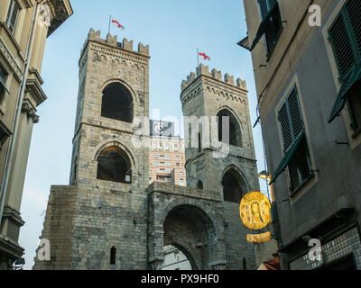 Medieval city gate 'Porta Soprana', Genova, liguria, Italy. Foto Stock