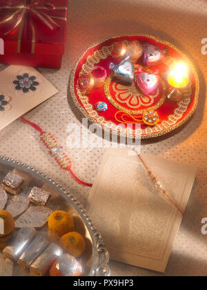 Una vita ancora simbolicamente raffigurante il festival di Raksha Bandhan IN INDIA, ASIA Foto Stock
