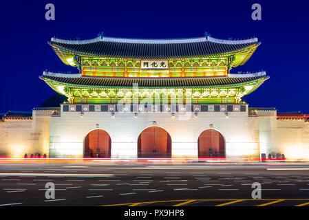 Gwanghwamun, cancello principale del palazzo Gyeongbokgung Foto Stock