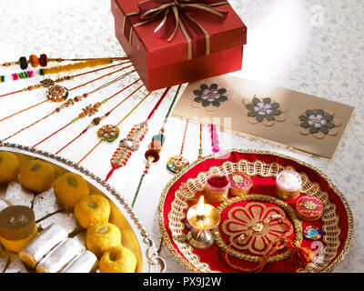 Una vita ancora simbolicamente raffigurante il festival di Raksha Bandhan IN INDIA, ASIA Foto Stock