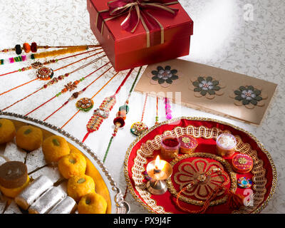 Una vita ancora simbolicamente raffigurante il festival di Raksha Bandhan IN INDIA, ASIA Foto Stock