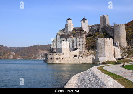 Golubac fortezza sul fiume Danubio Serbia Foto Stock