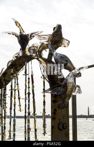 Uccelli, open-air installazione vetro, Murano, vetro isola, Venedig, Venezia, Veneto, Italia Foto Stock