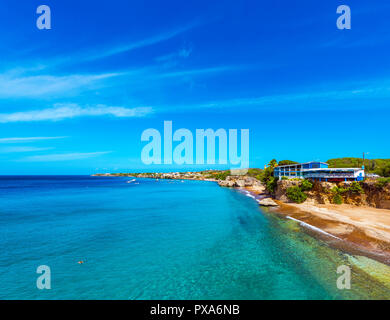 Vista della spiaggia di sabbia, Westpunt, Curacao, Paesi Bassi. Copia spazio per il testo Foto Stock