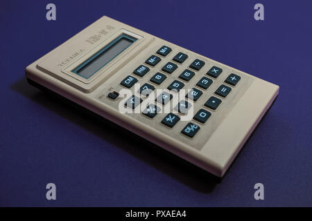 Hewlett Packard HP-33E calcolatrice scientifica programmabile dal 1978, che  utilizza la Notazione Polacca Inversa Foto stock - Alamy