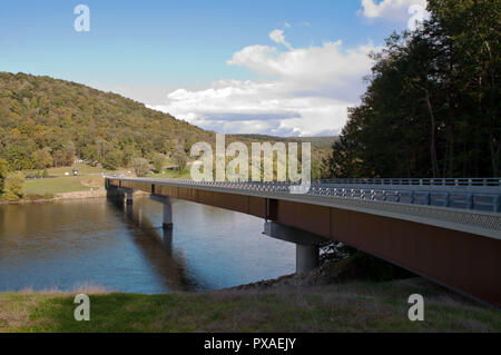 La stazione di Hunter ponte sopra il fiume Allegheny sul membro RT 62 in Tionesta Township nel nord-ovest della Pennsylvania, STATI UNITI D'AMERICA Foto Stock