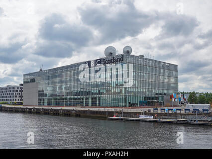 La BBC Scotland edificio a Pacific Quay a Glasgow Scozia su un nuvoloso giorno estati nel luglio 2018. Foto Stock