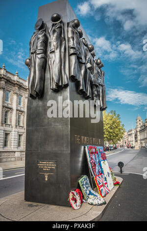 John W. Mills' Monumento alle Donne della II Guerra Mondiale, Whitehall, London, Regno Unito Foto Stock