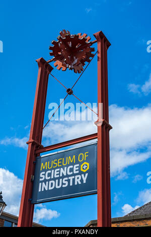 Cartello d'ingresso per il Museo della Scienza e dell'industria, Liverpool Road, Manchester, Inghilterra, Regno Unito Foto Stock