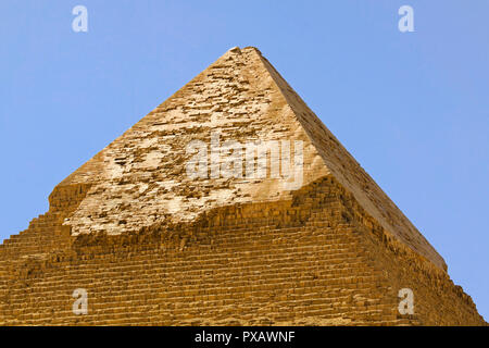 Parte superiore della piramide di Khafre al giorno di sole Foto Stock