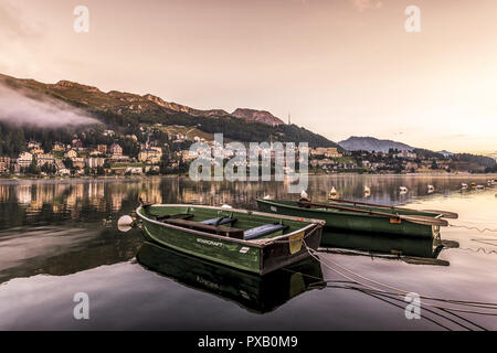 Sunrise in nobili Ski Ressort San Moritz in estate, Engadina, dei Grigioni, Svizzera, Grigioni, San Moritz Foto Stock