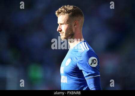 Cardiff, Regno Unito. Xx oct, 2018. Joe Bennett di Cardiff City in azione.match di Premier League, Cardiff City v Fulham al Cardiff City Stadium sabato 20 ottobre 2018. Questa immagine può essere utilizzata solo per scopi editoriali. Solo uso editoriale, è richiesta una licenza per uso commerciale. Nessun uso in scommesse, giochi o un singolo giocatore/club/league pubblicazioni. pic da Andrew Orchard/Andrew Orchard fotografia sportiva/Alamy Live news Credito: Andrew Orchard fotografia sportiva/Alamy Live News Foto Stock