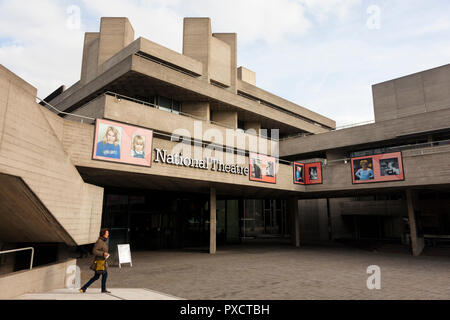 Teatro Nazionale, parte del Southbank, Southwark, Londra, Regno Unito Foto Stock