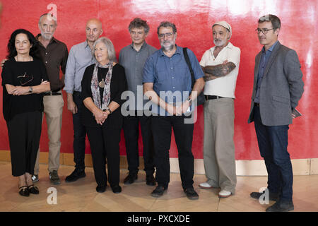 Presentazione della mostra "Dodici fotografi' al Museo del Prado di Madrid in Spagna. In occasione del bicentenario del Museo del Prado, la Fondazione Amigos del Museo del Prado, al Museo del Prado gli Amici della Fondazione) ha invitato i dodici i fotografi contemporanei di lavorare con le opere esposte presso il museo. Il risultato è di venti-quattro fotografie collezione che racconta la Photographers' propria vista di alcuni pezzi preziosi dal Museo del Prado. La manifestazione si svolgerà dal 21 settembre 2018 al 13 gennaio 2019. Dotato di: Javier Vallhonrat, Alberto Garcia-Alix dove: Madrid, Spagna quando: Foto Stock