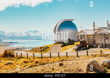 Montare John's osservatorio di Mt Giovanni nella stagione autunnale vicino Lago Tekapo Alpi del Sud le valli di montagna si Nuova Zelanda Foto Stock