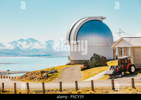 Montare John's osservatorio di Mt Giovanni nella stagione autunnale vicino Lago Tekapo Alpi del Sud le valli di montagna si Nuova Zelanda Foto Stock