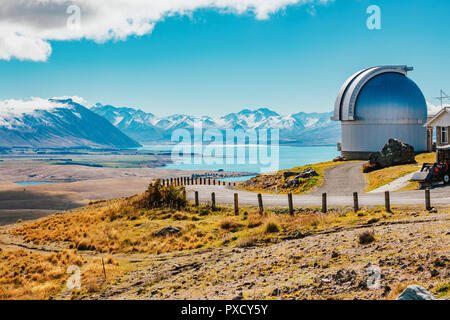 Montare John's osservatorio di Mt Giovanni nella stagione autunnale vicino Lago Tekapo Alpi del Sud le valli di montagna si Nuova Zelanda Foto Stock