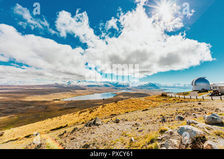 Montare John's osservatorio di Mt Giovanni nella stagione autunnale vicino Lago Tekapo Alpi del Sud le valli di montagna si Nuova Zelanda Foto Stock