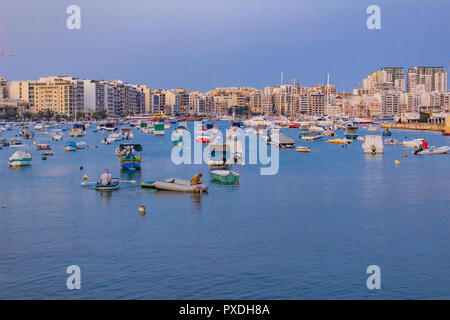 La Valletta, Malta - 9 Settembre 2017: vista sul porto di La Valletta a Malta. Porto di La Valletta è il più grande porto naturale in Europa Foto Stock