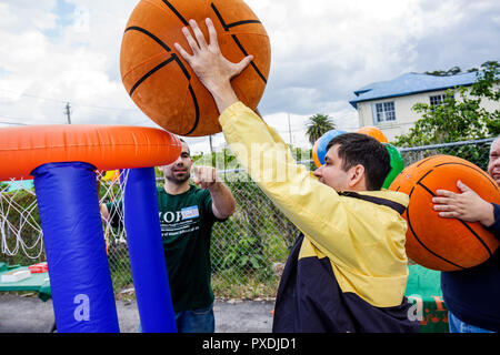 Miami Florida,Association for Development of Exceptional,ADE,MLK Day Carnival,develmentally disabled,mental,mental,physical,ispanic ma Foto Stock