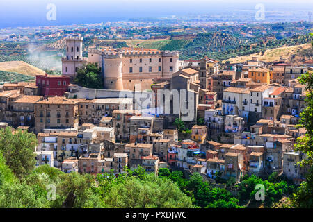 Bella Corigliano Calabro village,vista panoramica,Calabria,l'Italia. Foto Stock