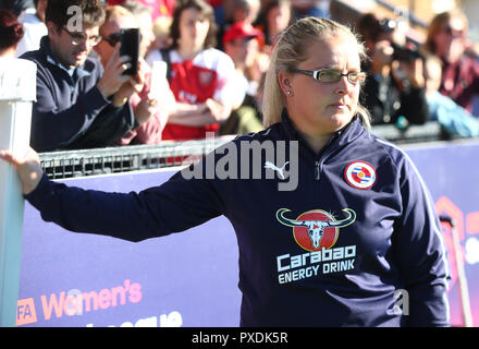 Kelly Chambers manager di Reading FC donne durante FA DONNA Super League match tra Arsenal e Reading FC donne a noia legno, Boreham Wood, en Foto Stock