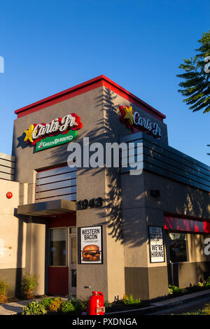 Carl's Jr Carl's junior un ristorante fast food segno su una parete di un edificio in Santa Ana, California, Stati Uniti d'America Foto Stock