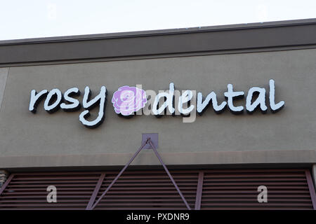 Dentisti ufficio di Rosy dentale segno esterno in Santa Ana California del Sud Foto Stock