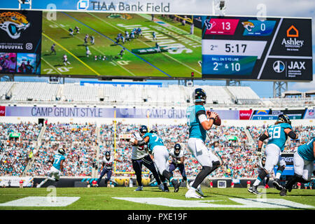 Florida, Stati Uniti d'America. 21 ott 2018. Jacksonville Jaguars quarterback Blake Bortles (5) durante la NFL partita di calcio tra la Houston Texans e Jacksonville Jaguars domenica 21 ottobre 2018 a Jacksonville, FL. Giacobbe Kupferman/CSM Credito: Cal Sport Media/Alamy Live News Foto Stock