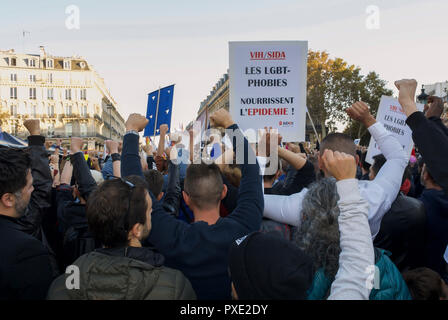 Parigi, Francia. lgbt francese contro l'omofobia, manifestazione di protesta , recente attivista di violenza anti-gay, protesta sociale, attivismo giovanile, rabbia politica dei giovani Foto Stock