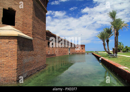 Situato sul giardino chiave nel Parco Nazionale di Dry Tortugas, Fort Jefferson è forse il più isolato e intricate costruite di tutta la guerra civile era fortini Foto Stock