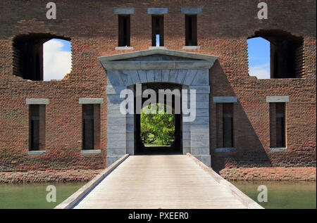 Situato sul giardino chiave nel Parco Nazionale di Dry Tortugas, Fort Jefferson è forse il più isolato e intricate costruite di tutta la guerra civile era fortini Foto Stock